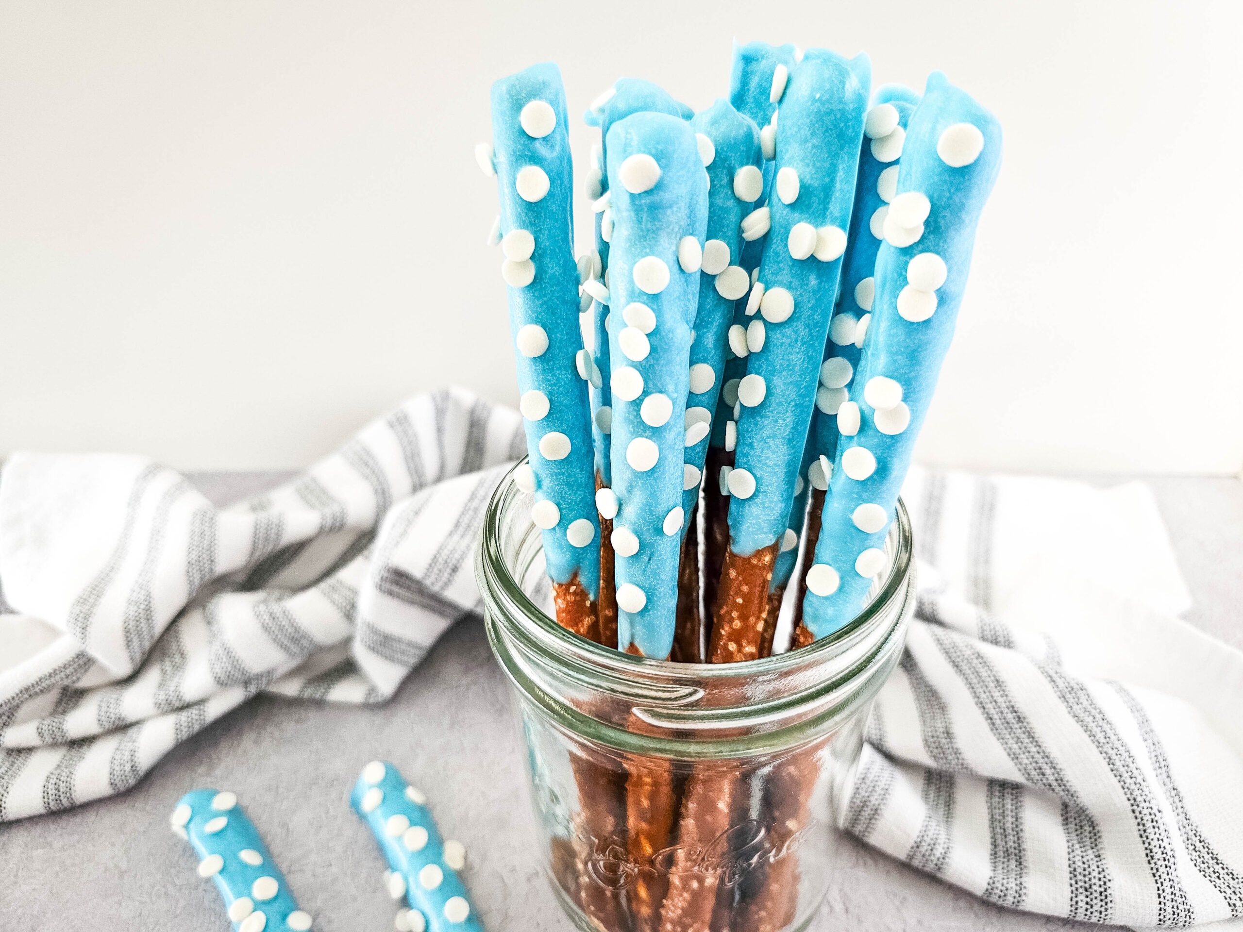 Blue Candy Coated Pretzel Rods Recipe