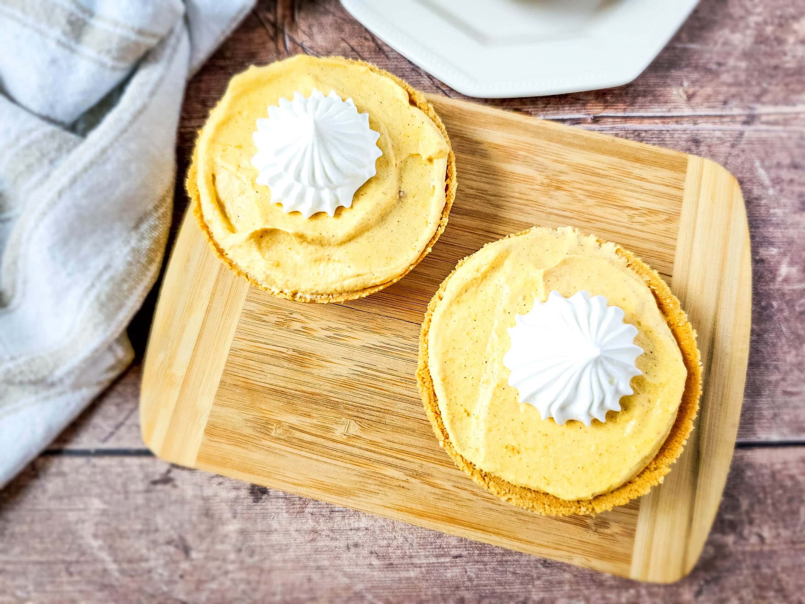 Mini Pumpkin Marshmallow Pies