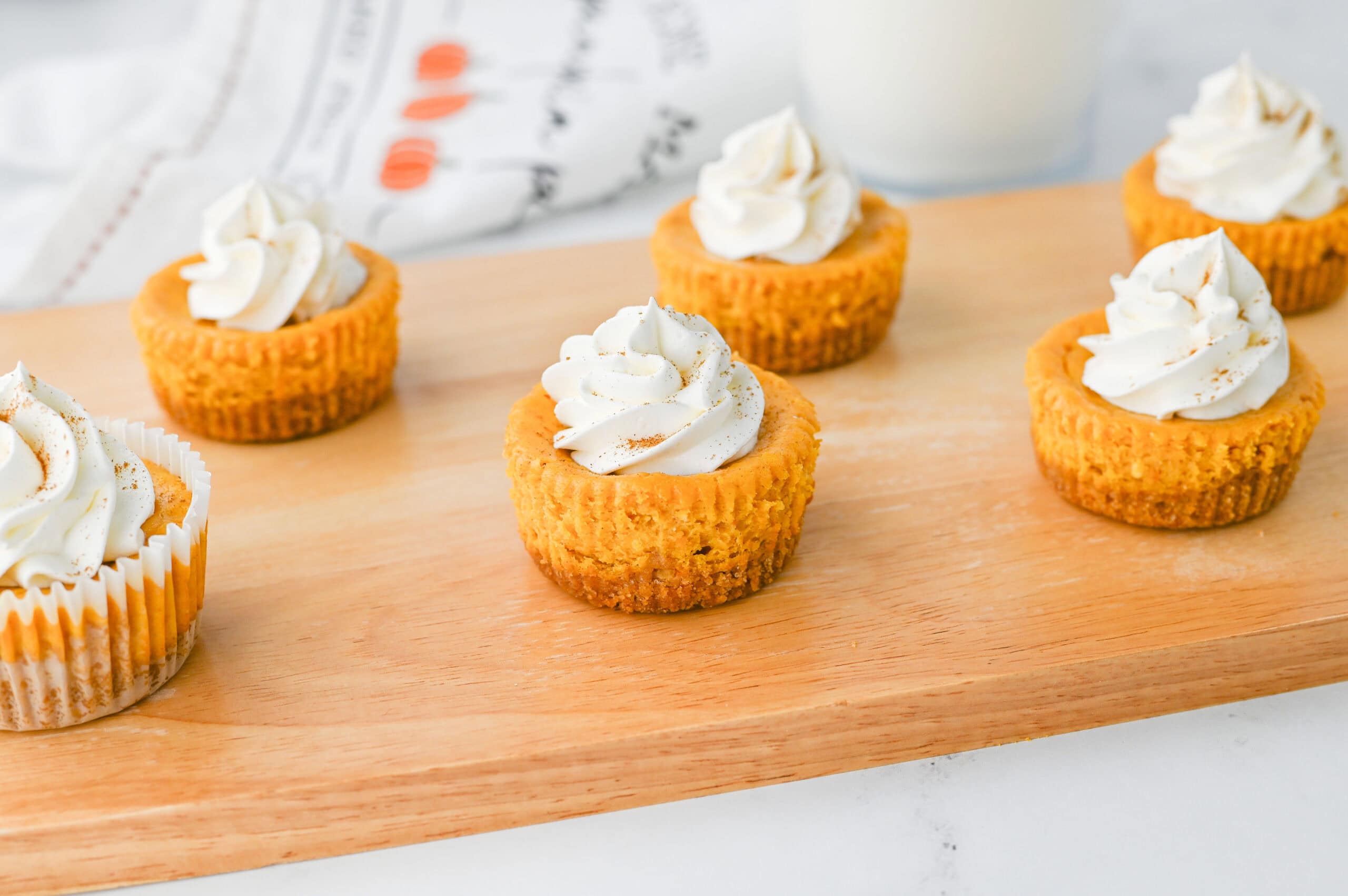 Mini Pumpkin Cheesecakes: Bite-Sized Fall Treats