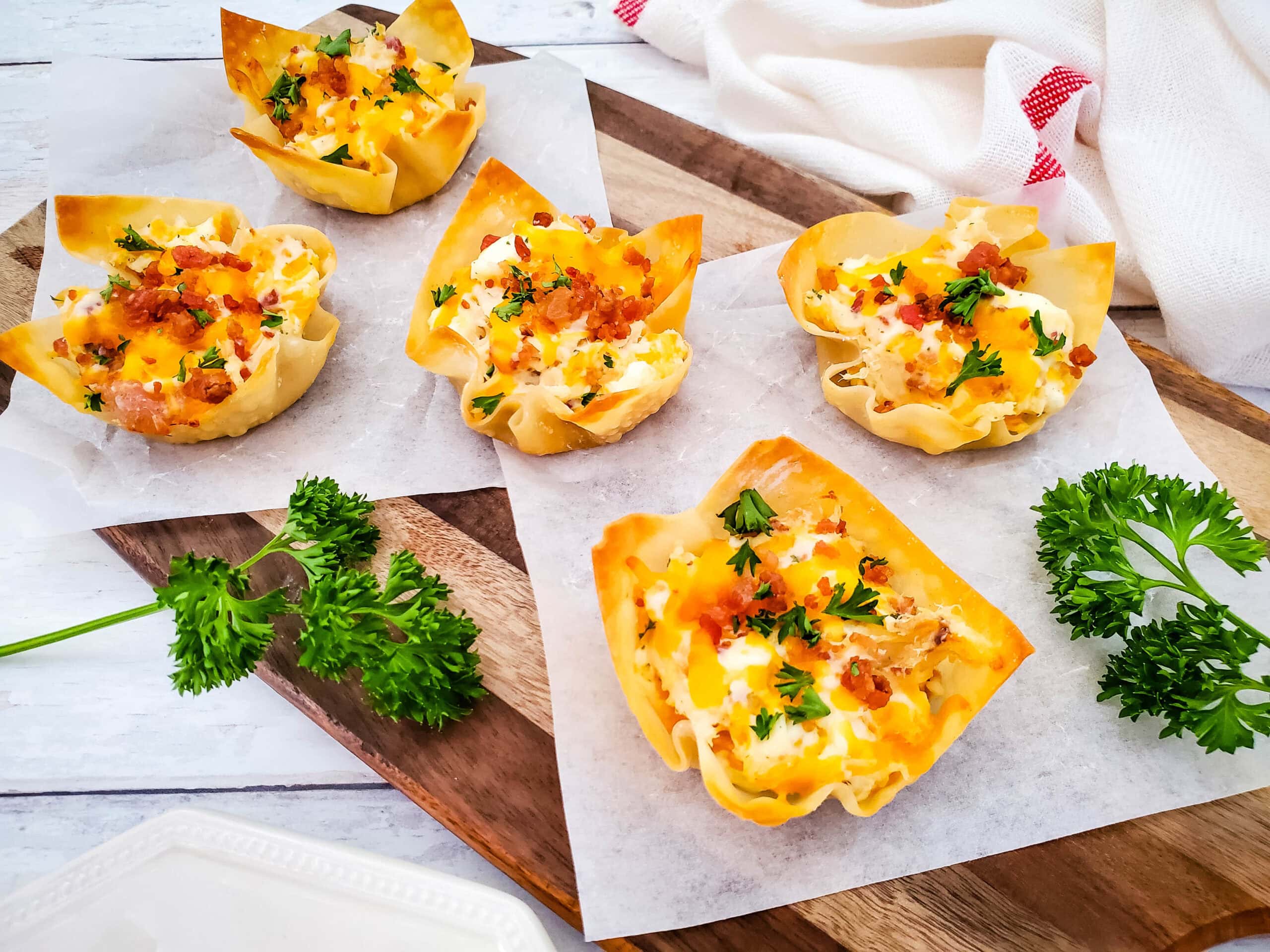 Cheesy Ranch Chicken Wonton Cups