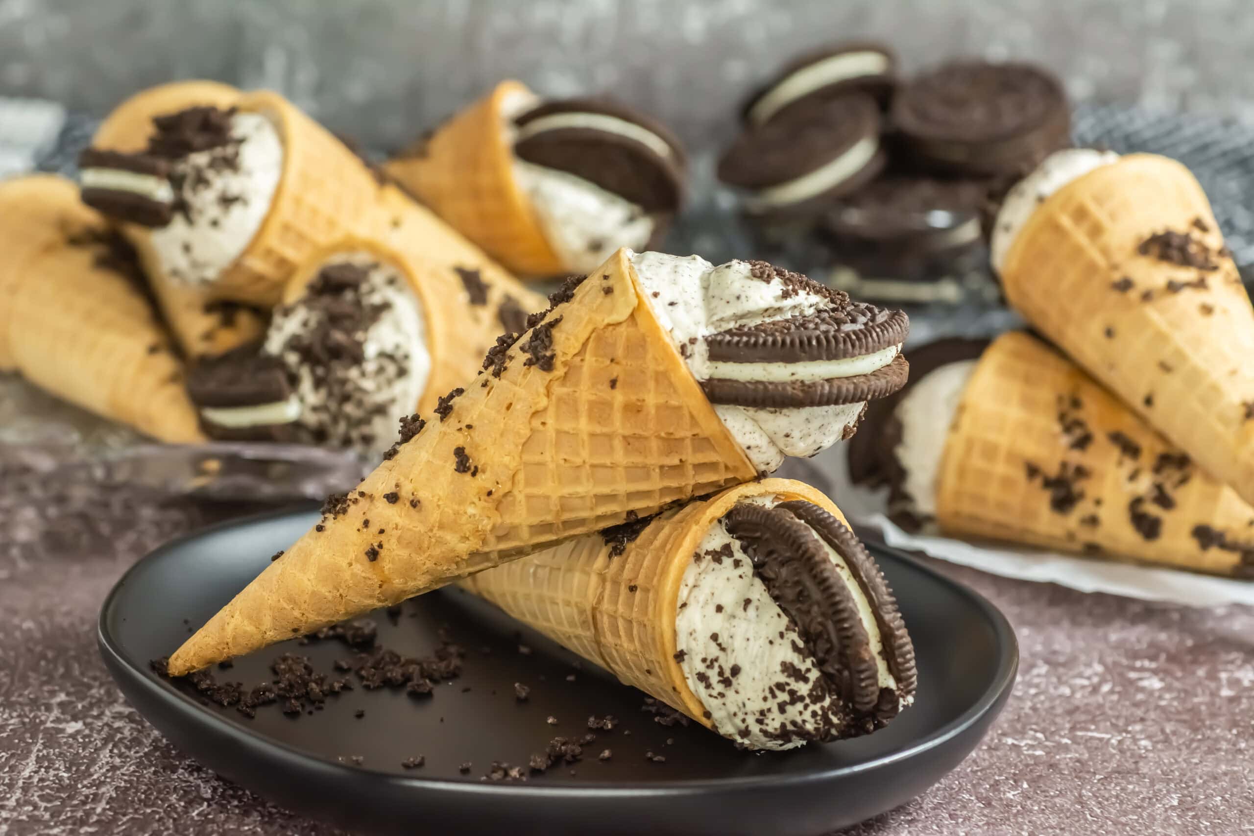 Crunchy & Creamy Oreo Cheesecake Cones