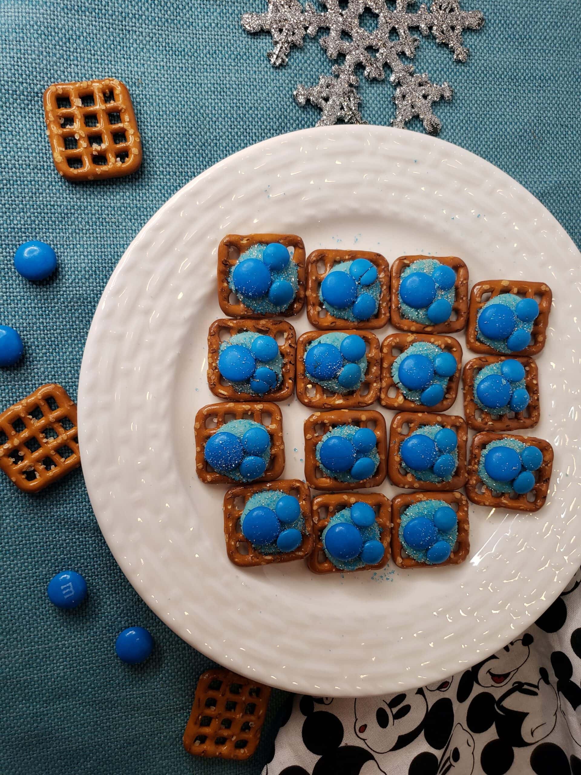 Winter Wonderland M&M Pretzel Bites