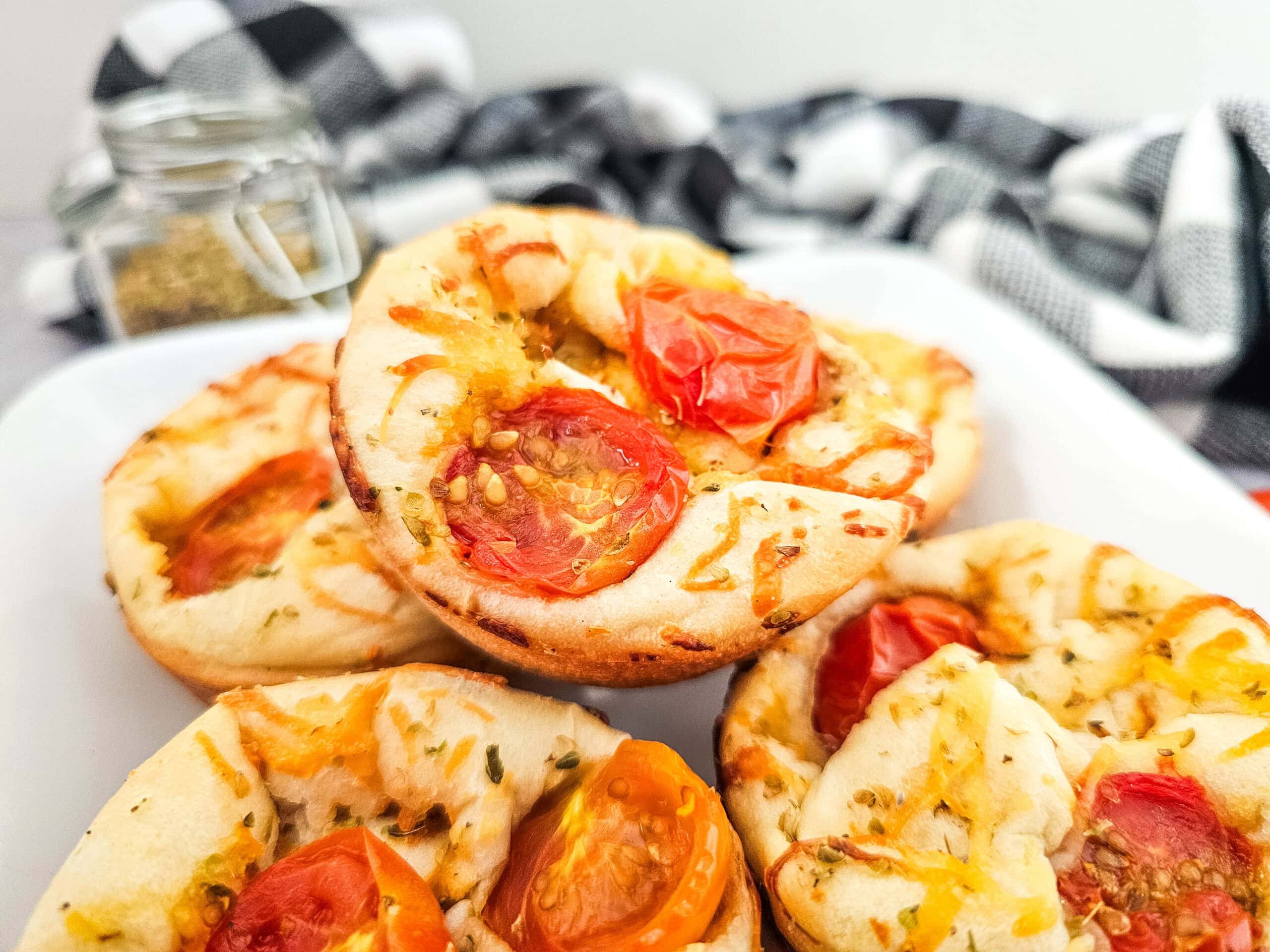 Cheesy Tomato Focaccia Rolls: The Superb and Effortless Party Bite!