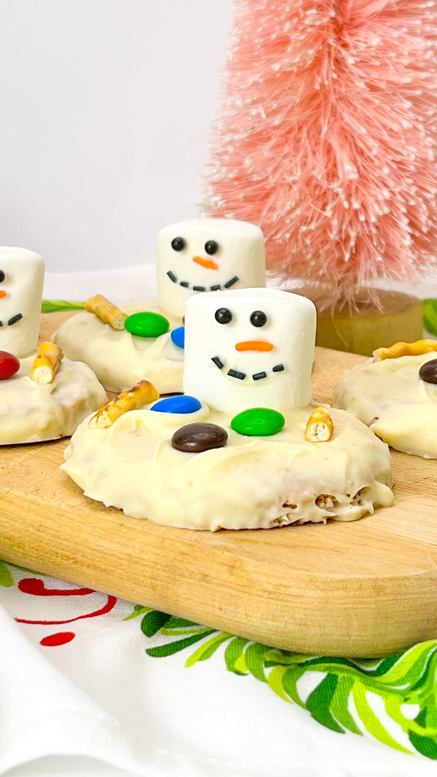 Melted Snowman Peanut Butter Cookies