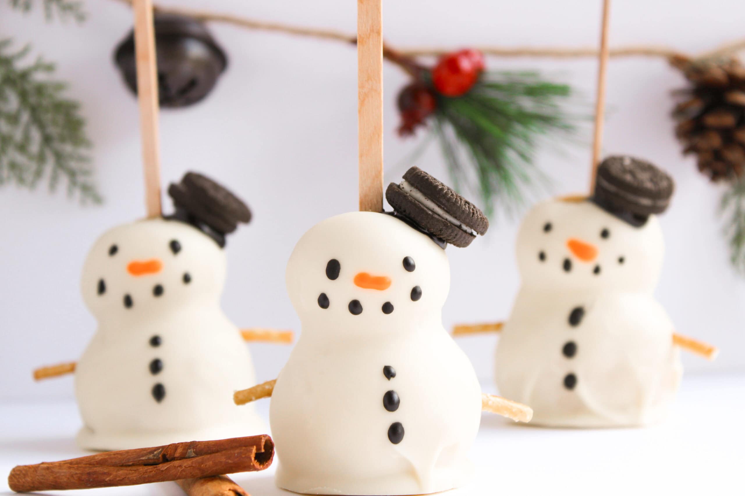 Snowman Cake Pops: A Sweet Winter Treat!