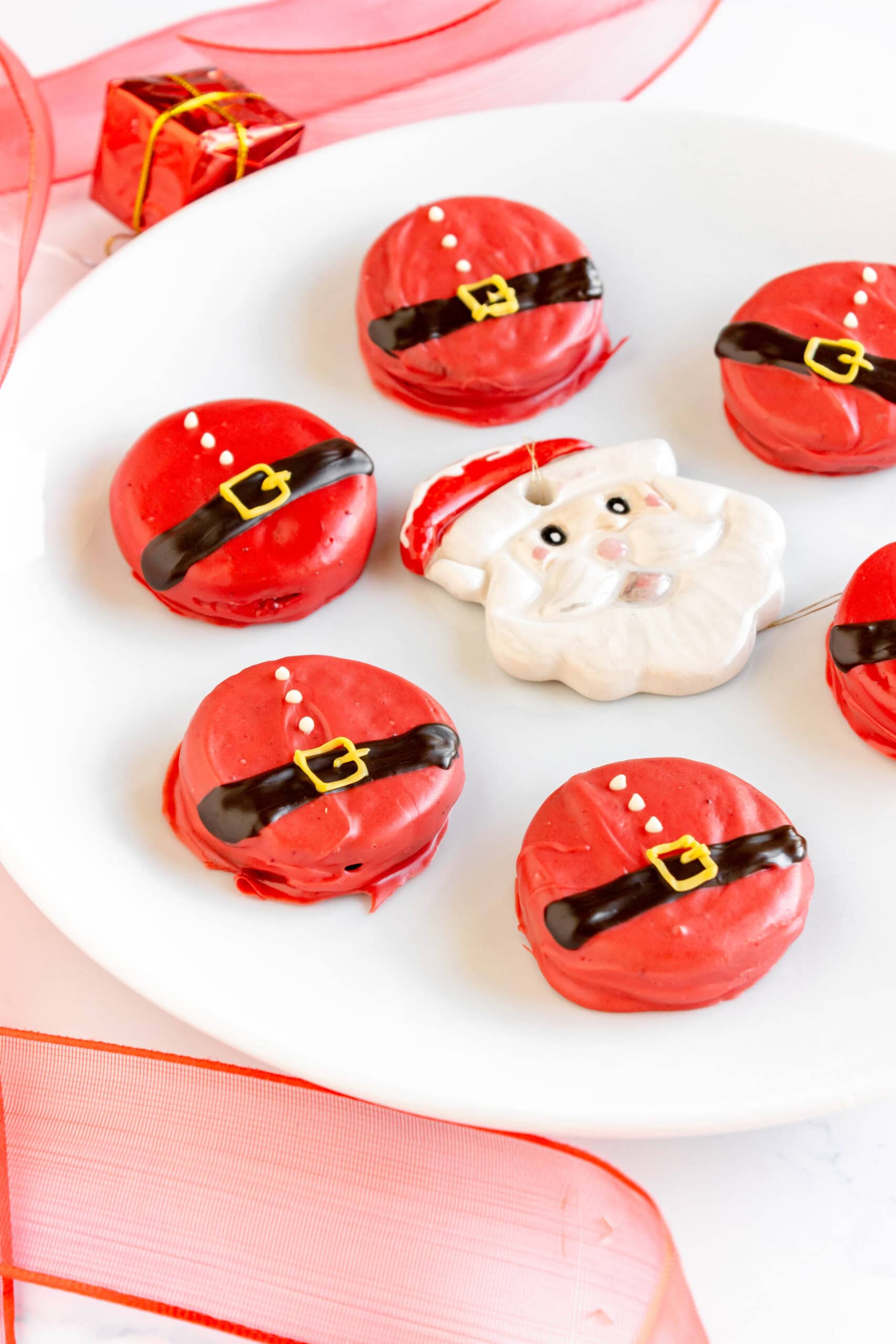 Ho Ho Ho! Make These Adorable Santa Oreos!