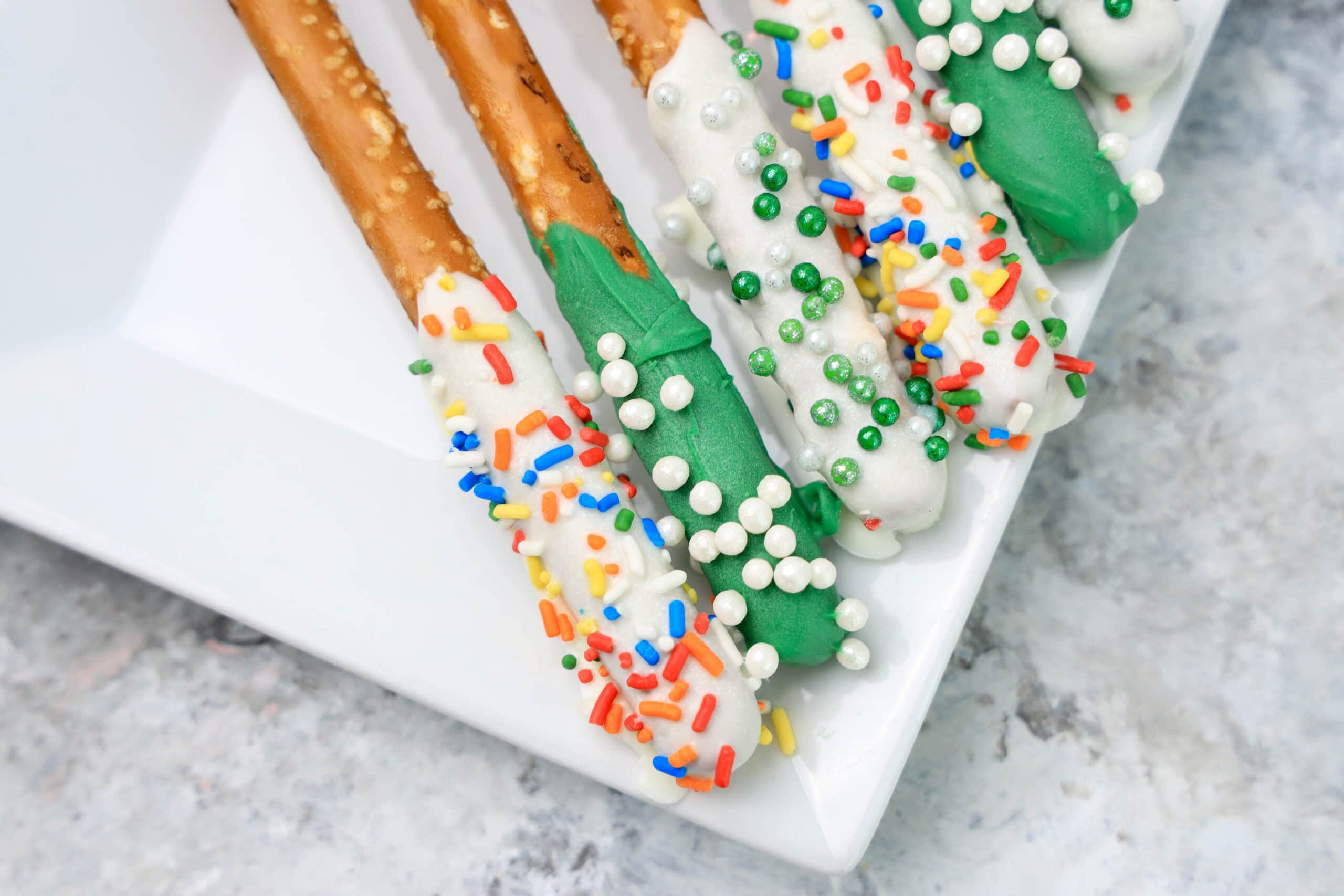 Get in the Irish Spirit with These St. Patrick’s Day Pretzel Rods!