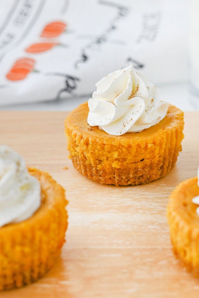 fall treats - mini pumpkin cheescakes