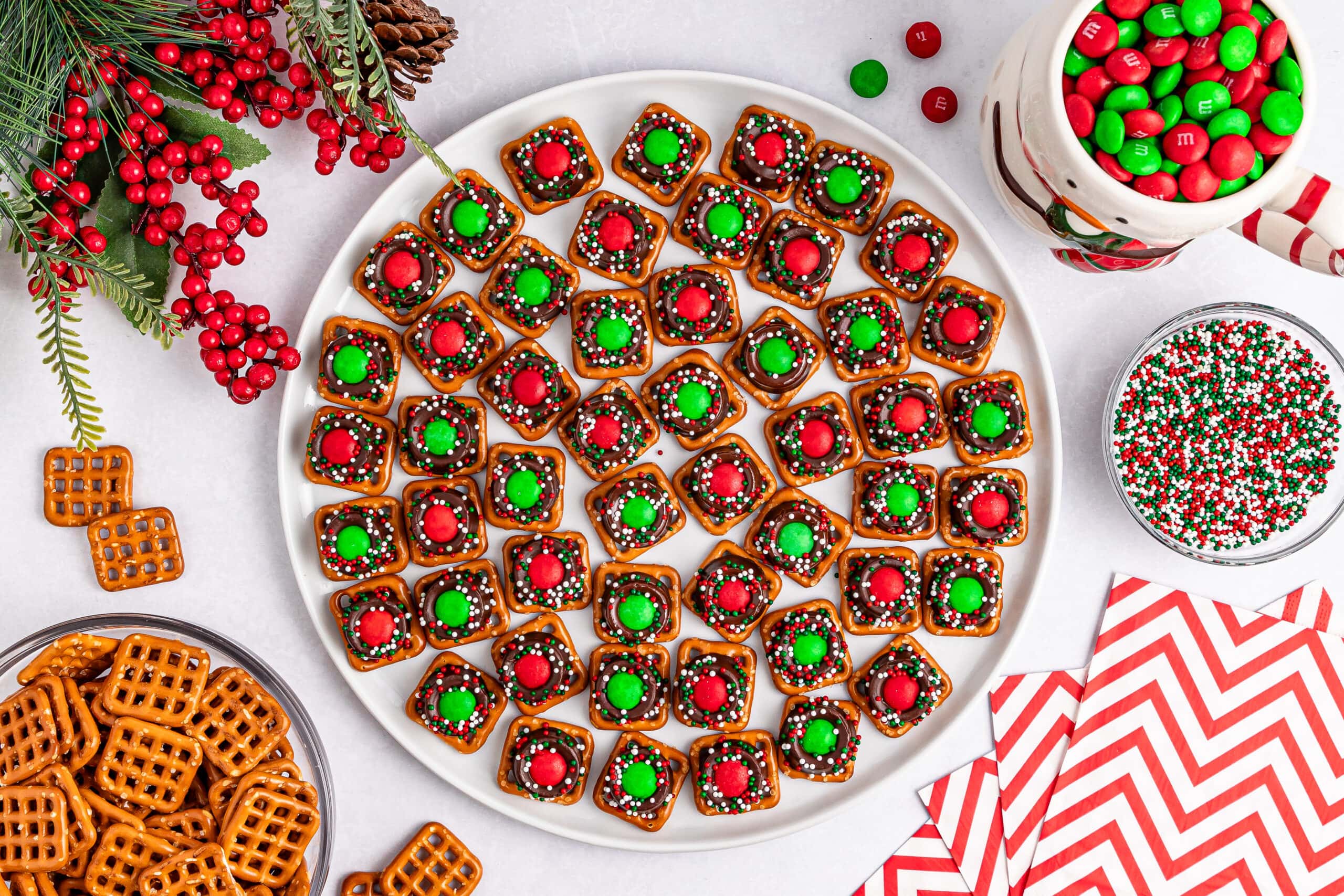 Merry Munchies: Christmas Rolo Pretzel Bites