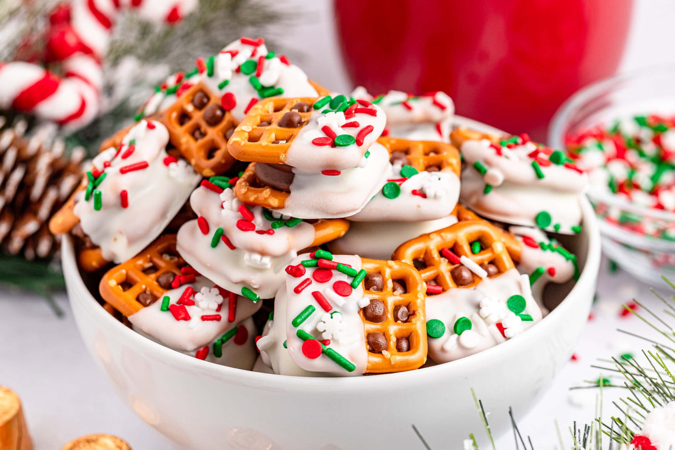 Holiday Crunch Christmas Rolo Pretzel Sandwiches