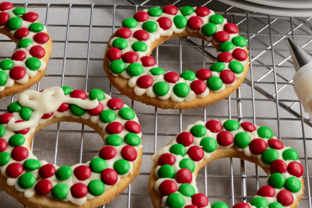 Christmas wreath sugar cookies