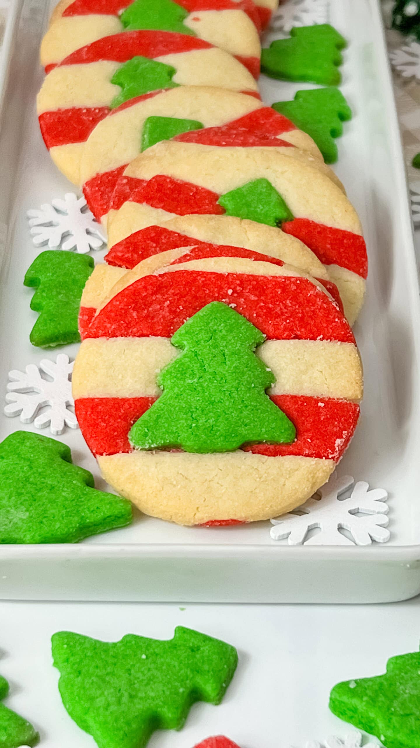 Merry Christmas Tree Cookies: A Visual and Tasty Treat