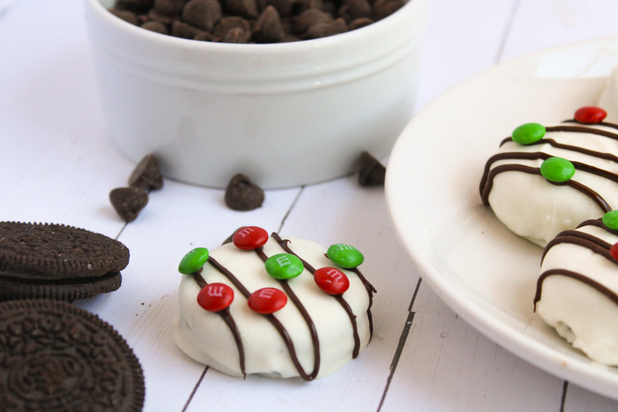 Chocolate Covered Christmas Light Oreos