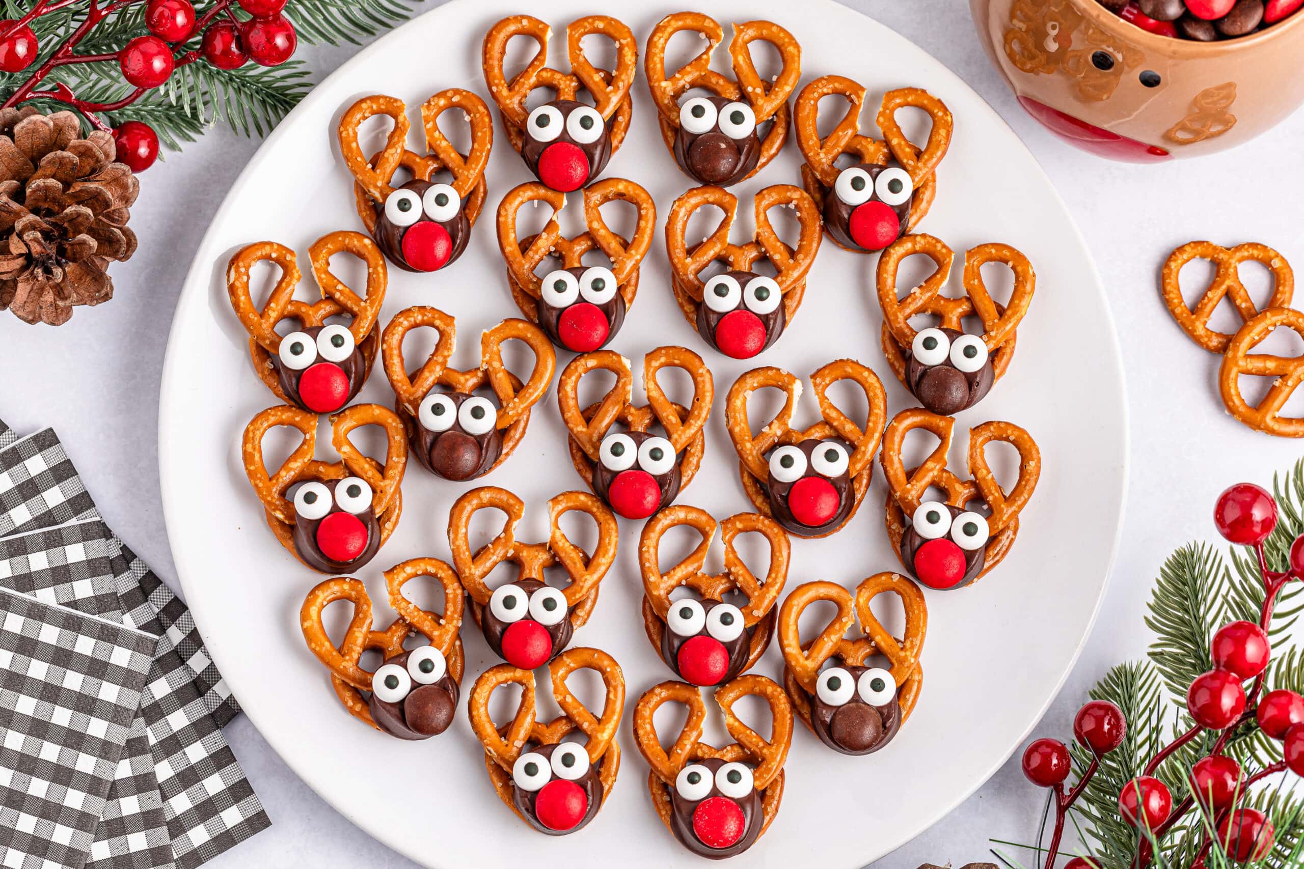 Santa’s Favorite Reindeer Rolo Pretzels