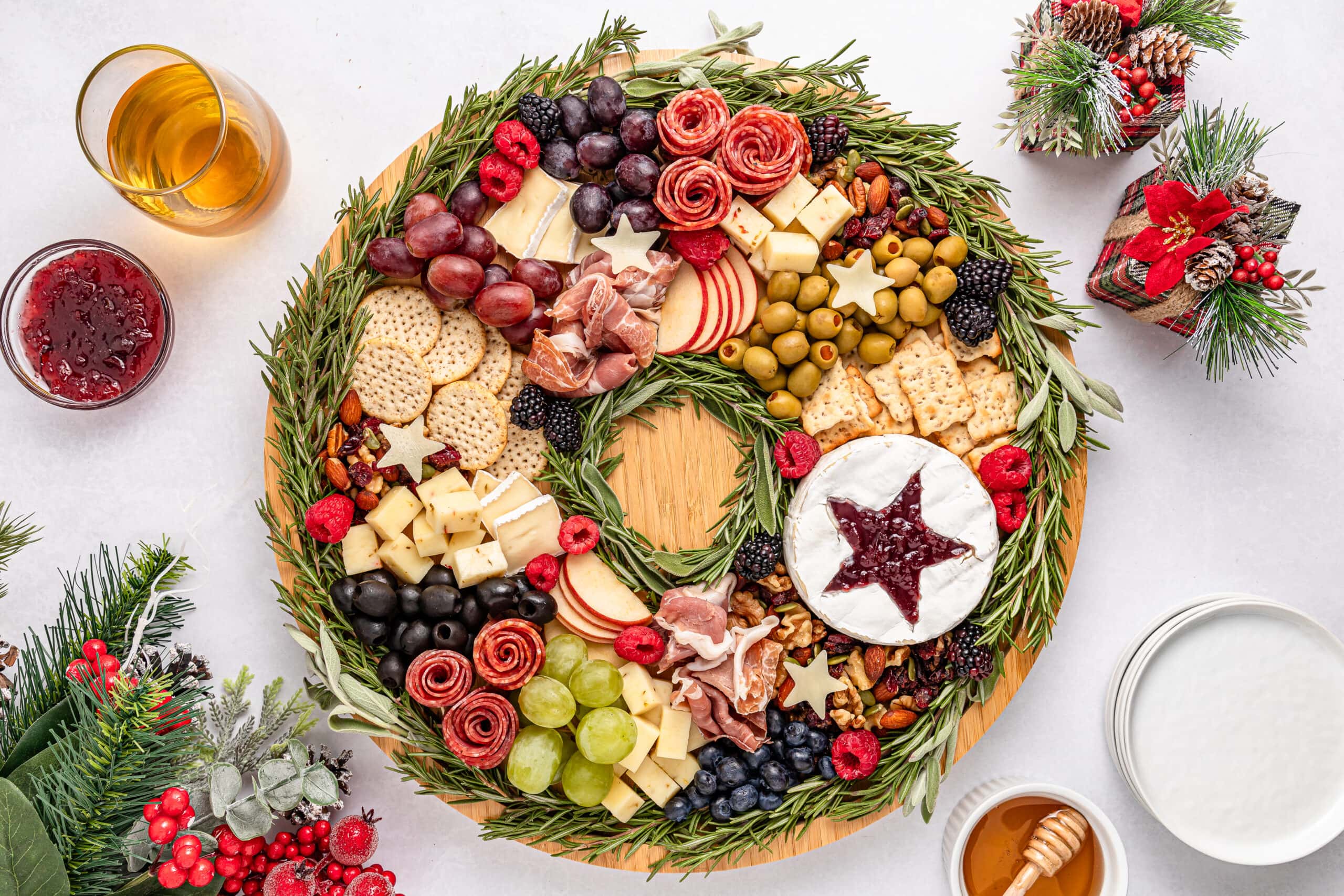 Festive Wreath Charcuterie Board: A Delicious Holiday Centerpiece