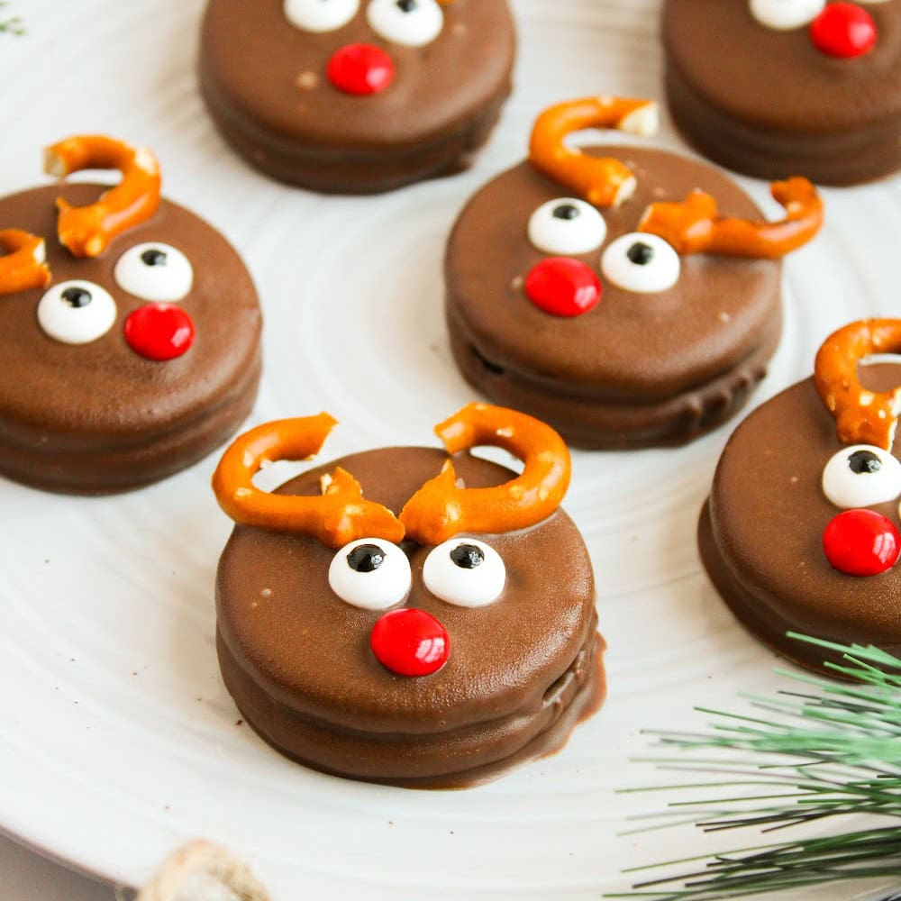 Rudolph-Inspired Chocolate Covered Oreos