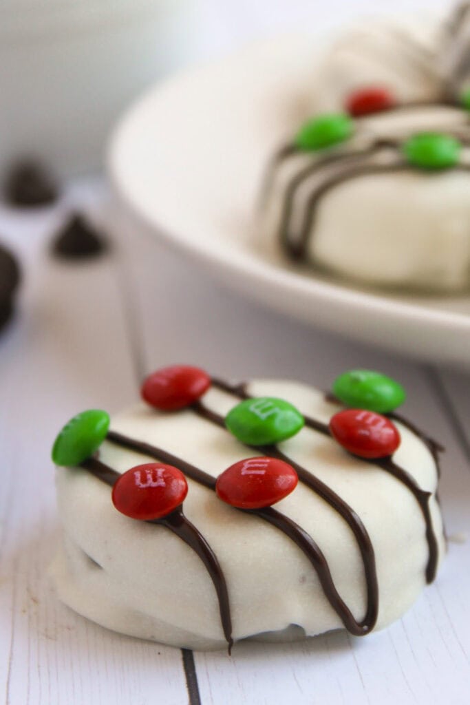 Christmas light oreos - Kids Christmas Treats