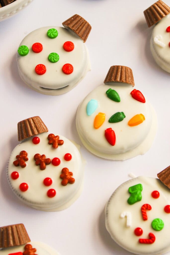 Christmas ornament oreos - Kids Christmas Treats