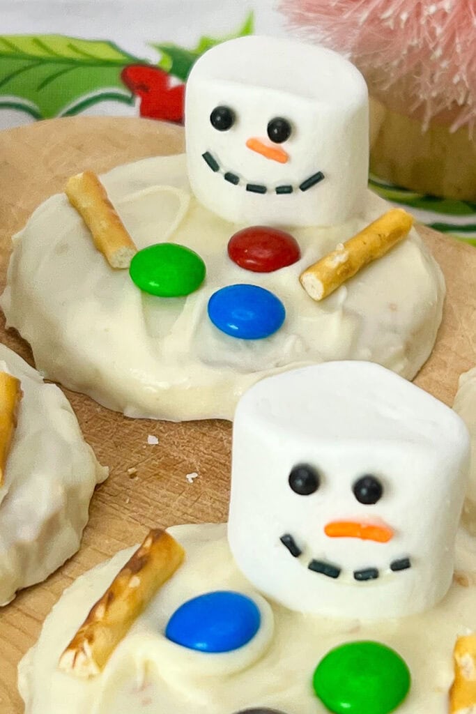 melted snowman peanut butter cookies - Christmas treats for gifts