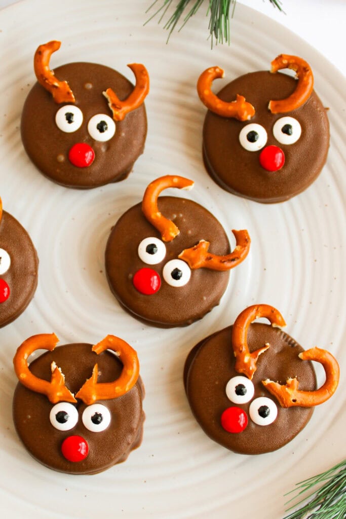 reindeer chocolate covered oreos - Kids Christmas Treats