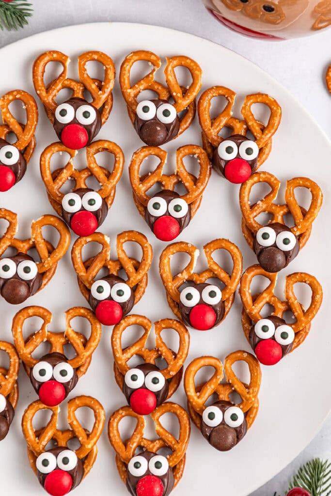 reindeer rolo pretzel - Kids Christmas Treats