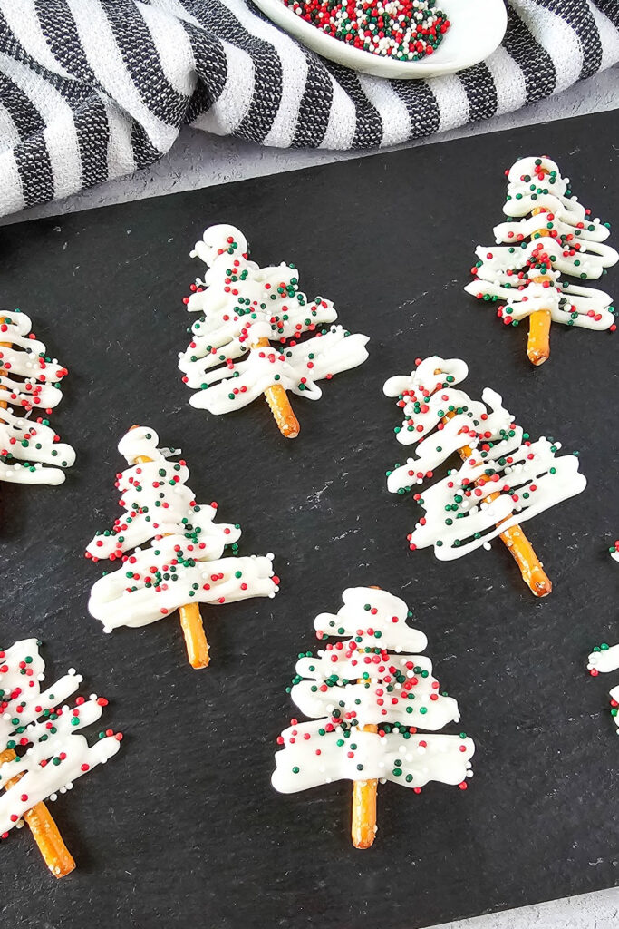 white chocolate mini pretzel hugs - Christmas treats for gifts