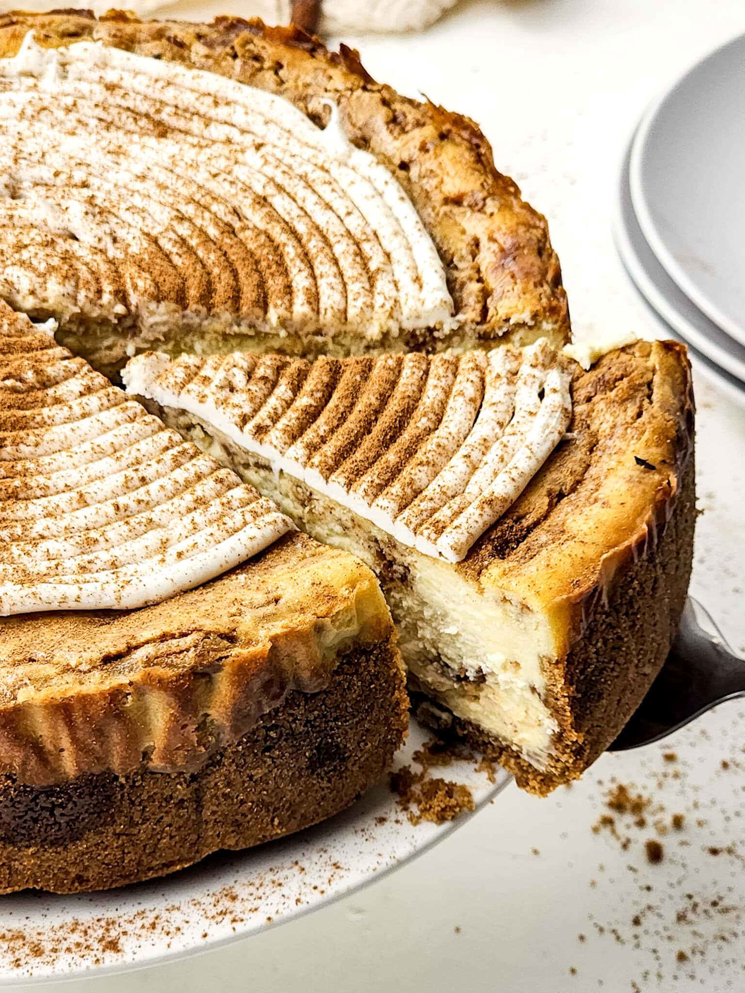 Rich and Creamy Cinnamon Roll Cheesecake