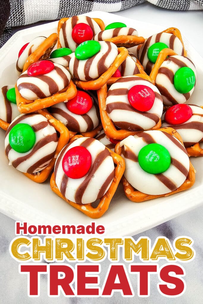 Festive Christmas Treats-Christmas M&M Pretzel Hugs