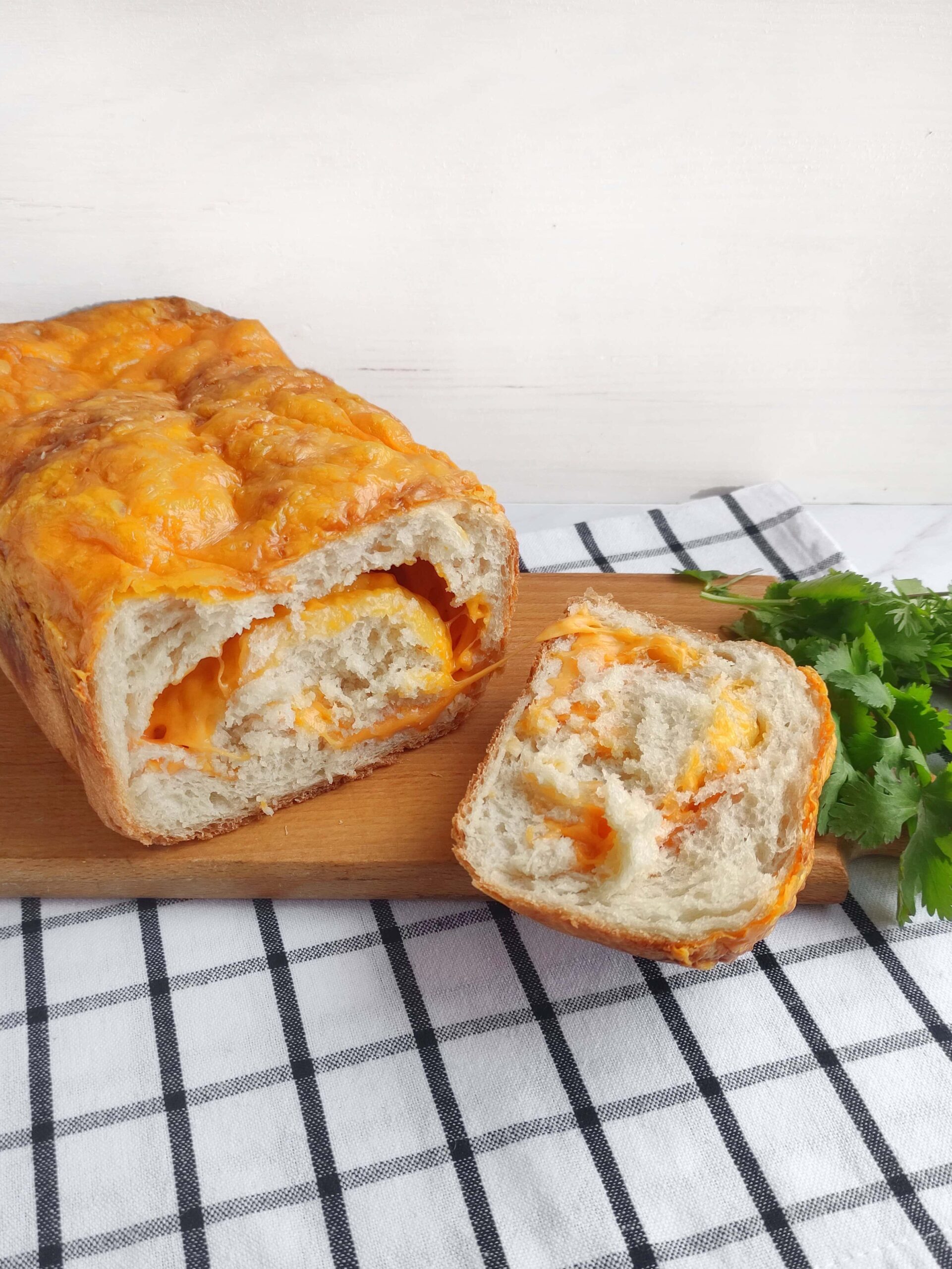 No-Knead Cheese Bread