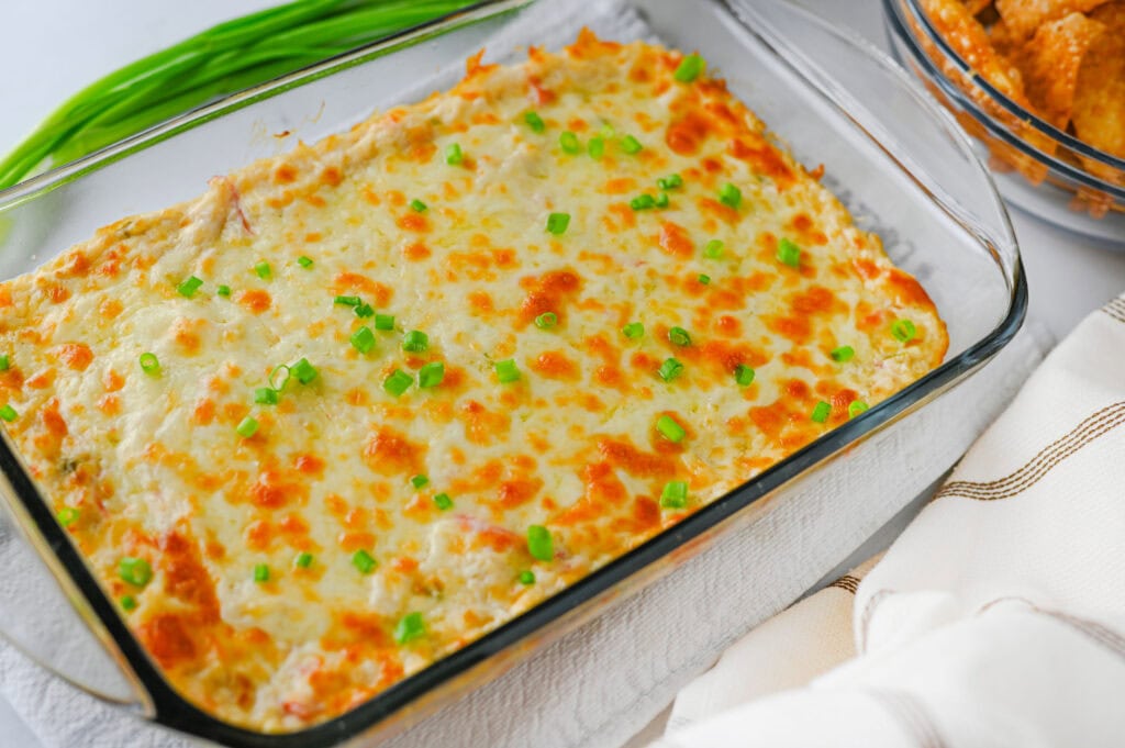 Creamy Crab Rangoon Dip with Crispy Wonton Chips