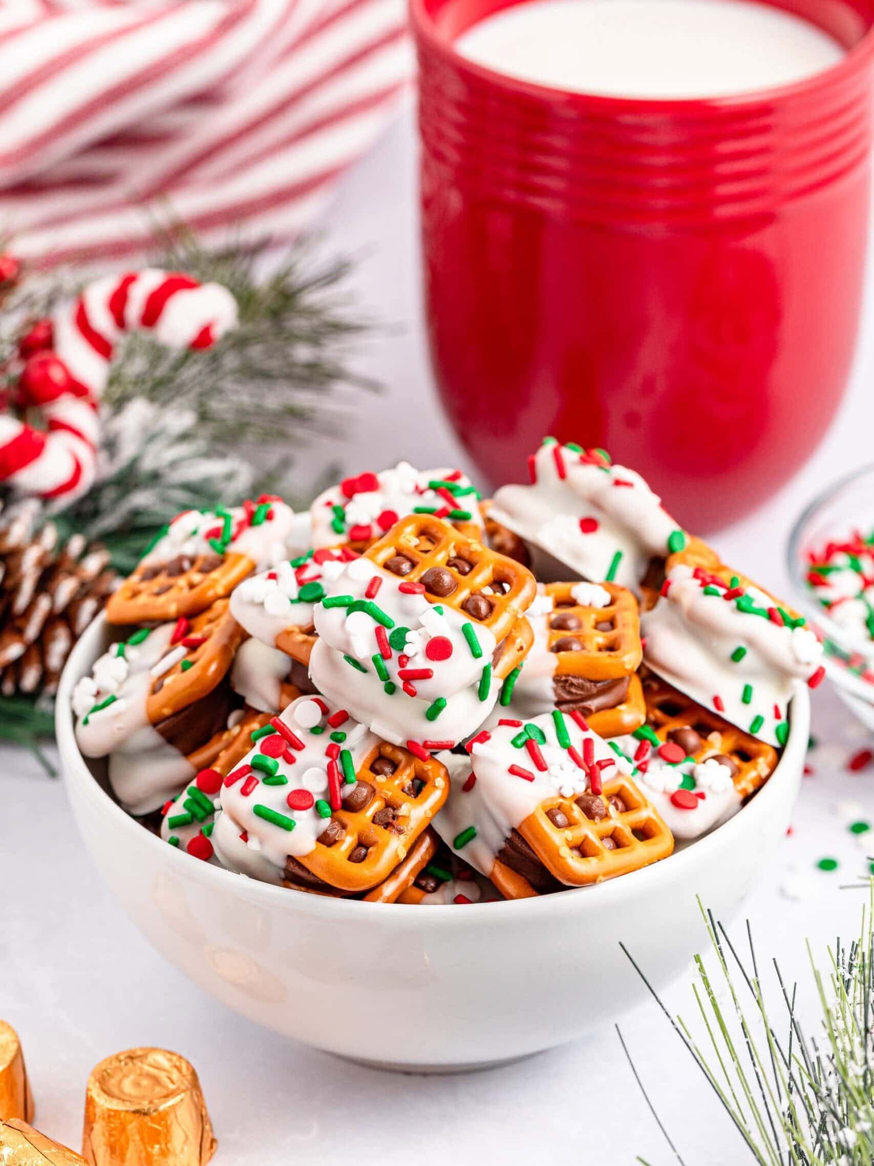 Christmas Rolo Pretzel Sandwiches Process Photo
