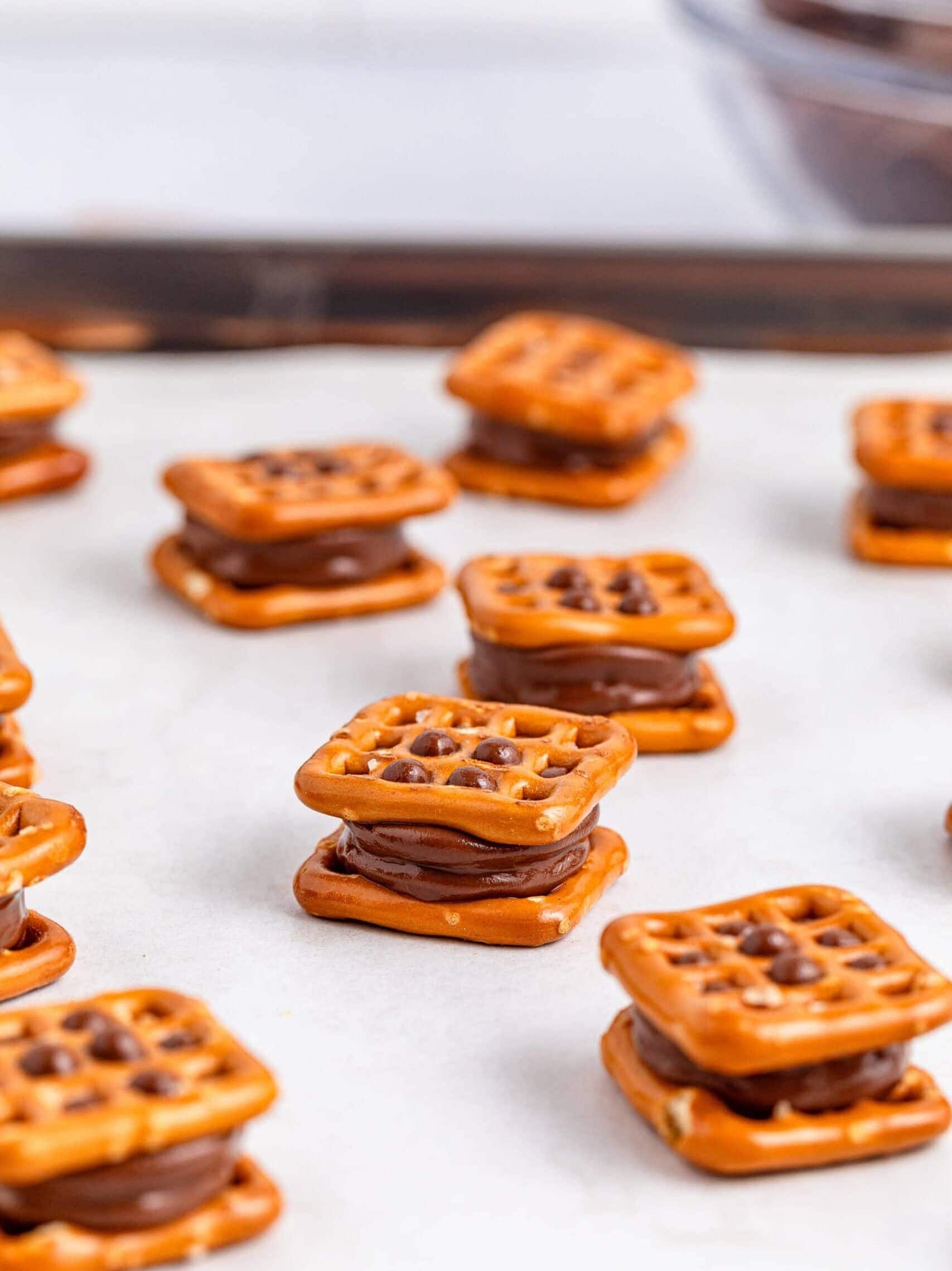 Christmas Rolo Pretzel Sandwiches Process Photo