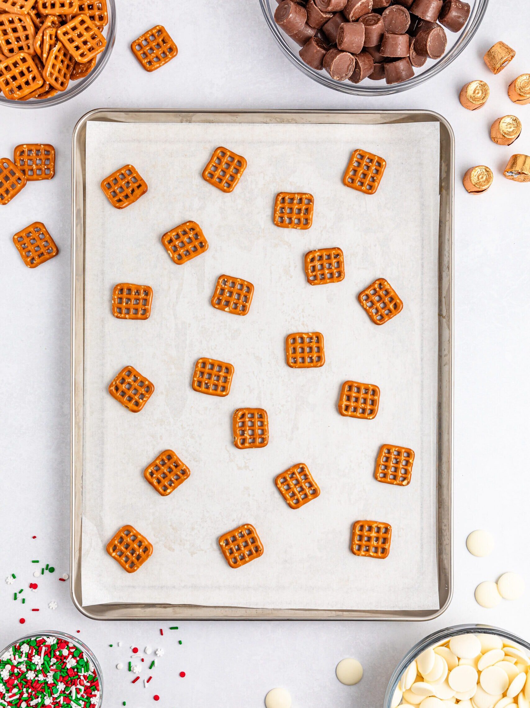 Christmas Rolo Pretzel Sandwiches Process Photo
