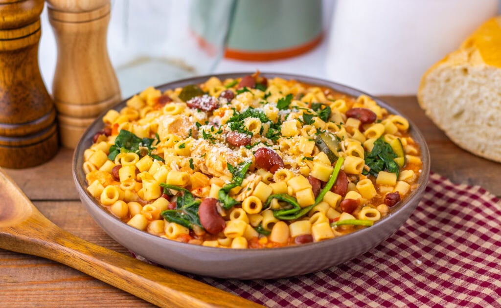 Slow Cooker Chicken Minestrone Soup