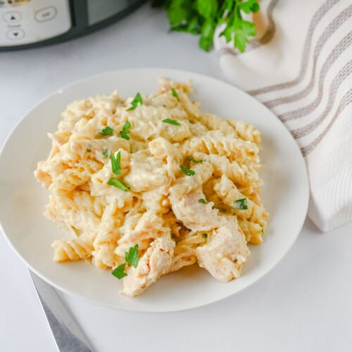 Crockpot Creamy Ranch Chicken Pasta