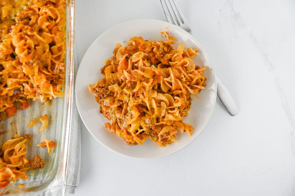 Cheesy Ground Beef and Egg Noodle Casserole